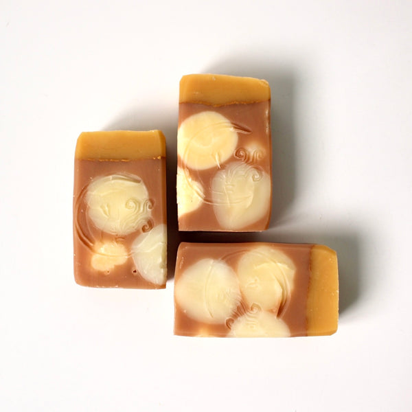 liquid light | conversation bar